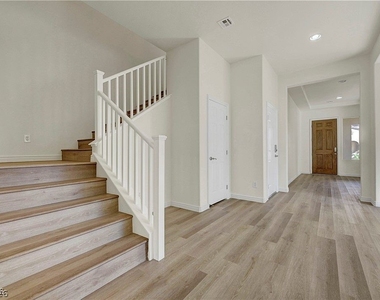 7931 Campers Village Avenue - Photo Thumbnail 12