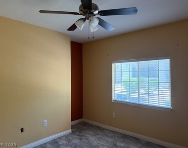 3318 N Decatur Boulevard - Photo Thumbnail 20