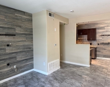 3318 N Decatur Boulevard - Photo Thumbnail 12