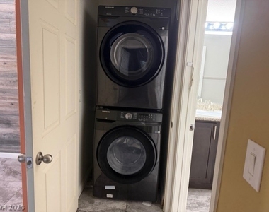 3318 N Decatur Boulevard - Photo Thumbnail 14