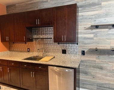 3318 N Decatur Boulevard - Photo Thumbnail 10