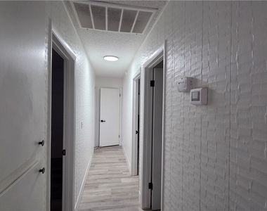 3913 Oakhill Avenue - Photo Thumbnail 10