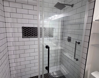 3913 Oakhill Avenue - Photo Thumbnail 7