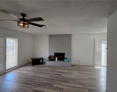 3913 Oakhill Avenue - Photo Thumbnail 12