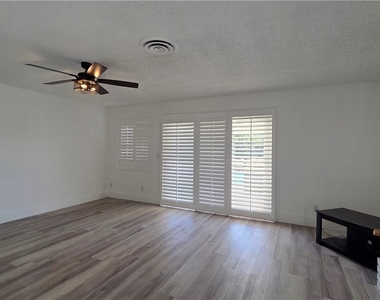 3913 Oakhill Avenue - Photo Thumbnail 18