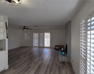 3913 Oakhill Avenue - Photo Thumbnail 14