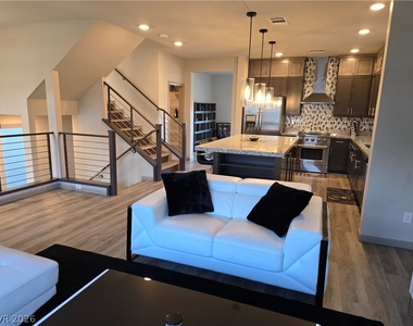 8083 Haywood Estate Avenue - Photo Thumbnail 9