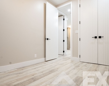 715 East 32nd Street - Photo Thumbnail 7
