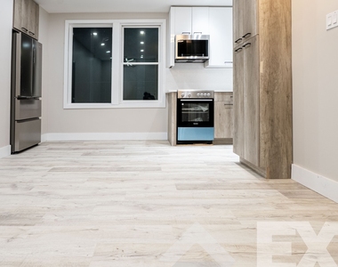 715 East 32nd Street - Photo Thumbnail 2