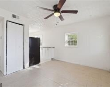 324 Brooks Avenue Sw - Photo Thumbnail 5
