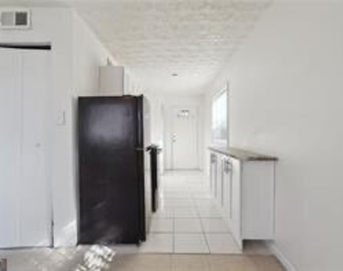 324 Brooks Avenue Sw - Photo Thumbnail 6