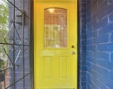 324 Brooks Avenue Sw - Photo Thumbnail 1