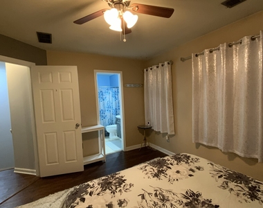 4734 Autumn Rose Trail - Photo Thumbnail 15