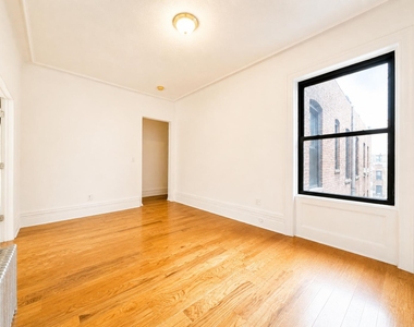 188 Claremont Avenue - Photo Thumbnail 4