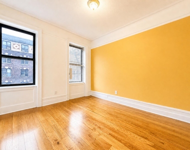 188 Claremont Avenue - Photo Thumbnail 7