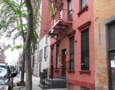 273 W 10th St - Photo Thumbnail 4