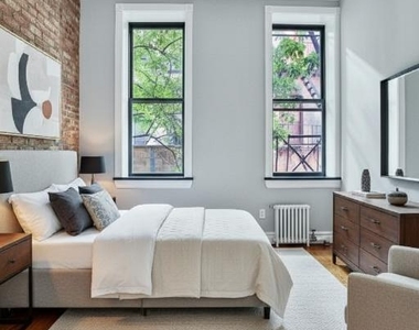Mott Street - Photo Thumbnail 1