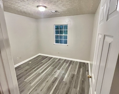 138 Crystal Brook - Photo Thumbnail 13