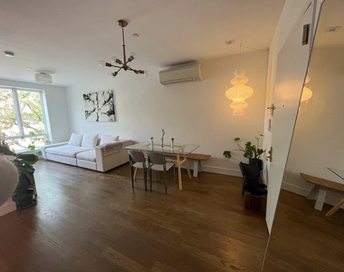 484 Gates Avenue - Photo Thumbnail 3
