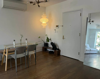484 Gates Avenue - Photo Thumbnail 6