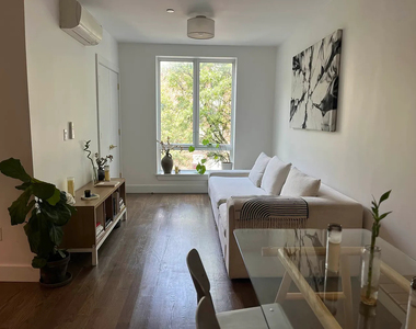 484 Gates Avenue - Photo Thumbnail 8