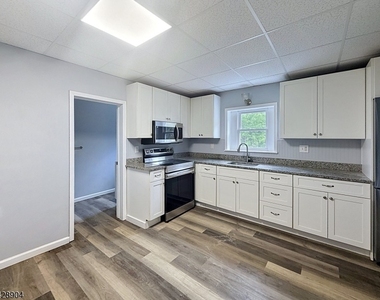 174 Main St - Photo Thumbnail 2