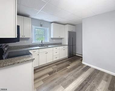 174 Main St - Photo Thumbnail 1