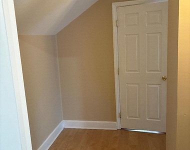 305 Penfield Pl - Photo Thumbnail 7