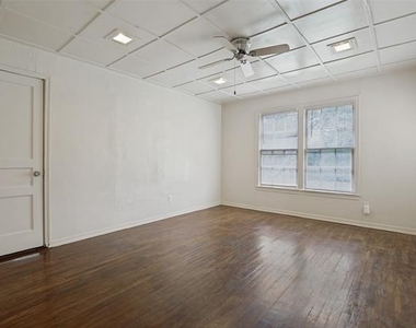 1106 Jackson Street - Photo Thumbnail 5