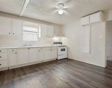 1106 Jackson Street - Photo Thumbnail 3