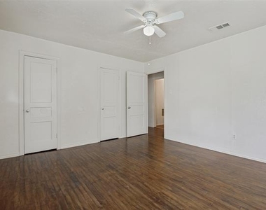 1106 Jackson Street - Photo Thumbnail 6