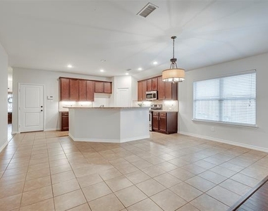15036 Seventeen Lakes Boulevard - Photo Thumbnail 10