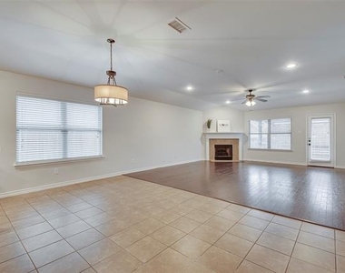15036 Seventeen Lakes Boulevard - Photo Thumbnail 9