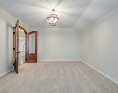 15036 Seventeen Lakes Boulevard - Photo Thumbnail 4
