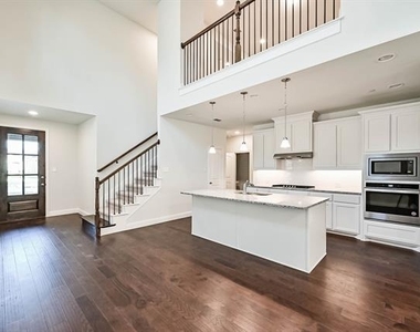 4248 Mingo Drive - Photo Thumbnail 2