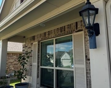 1313 Forest Haven Drive - Photo Thumbnail 3