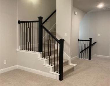 7833 Sunset Boulevard - Photo Thumbnail 10
