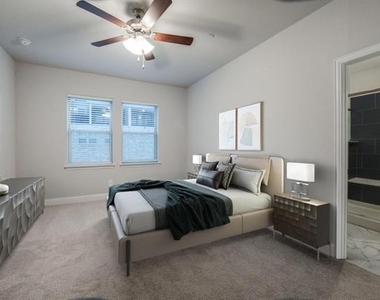 7833 Sunset Boulevard - Photo Thumbnail 11
