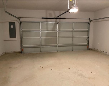 7833 Sunset Boulevard - Photo Thumbnail 25