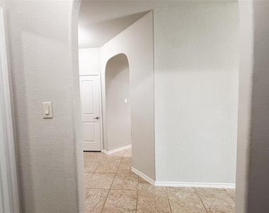 9505 Cypress Lake Drive - Photo Thumbnail 8