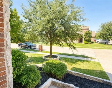 9505 Cypress Lake Drive - Photo Thumbnail 4