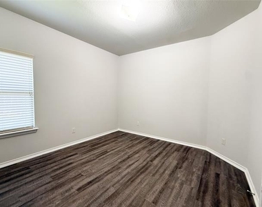 9505 Cypress Lake Drive - Photo Thumbnail 24