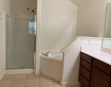 2100 Cypress Way - Photo Thumbnail 12