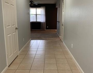 2100 Cypress Way - Photo Thumbnail 13