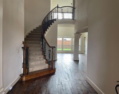 4419 Donegal Drive - Photo Thumbnail 7