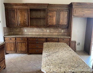 4419 Donegal Drive - Photo Thumbnail 13