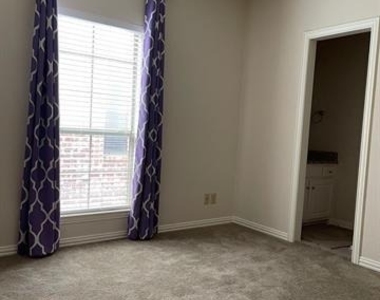 4419 Donegal Drive - Photo Thumbnail 12