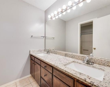 600 Grand Avenue - Photo Thumbnail 10