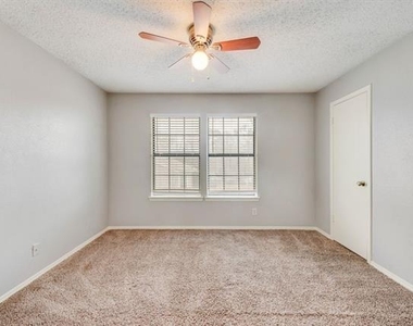 600 Grand Avenue - Photo Thumbnail 11
