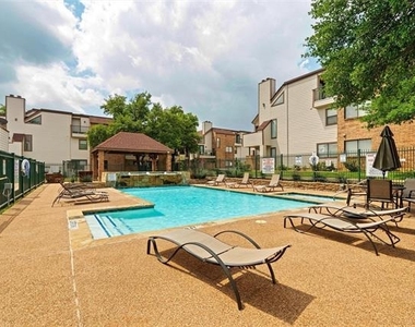 2314 Bamboo Drive - Photo Thumbnail 30